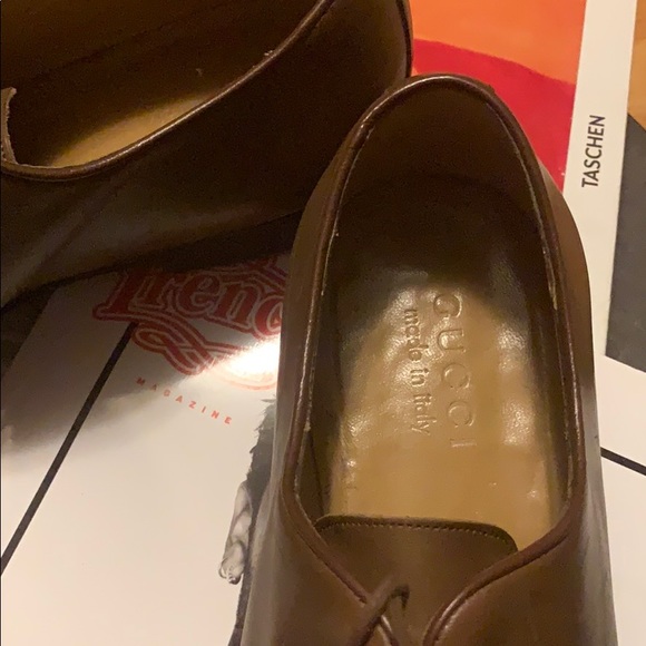 GUCCI Lace up wingtip shoe in brown. - Picture 3 of 6